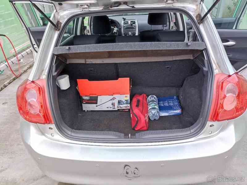 Toyota Auris 94000km. Automatická prevodovk - foto 10