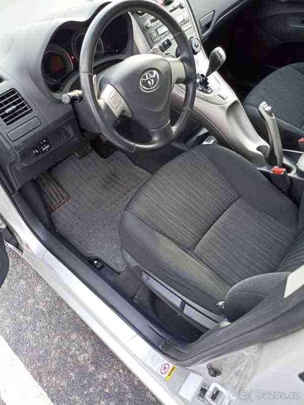 Toyota Auris 94000km. Automatická prevodovk - foto 12
