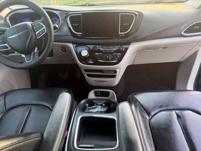 Chrysler Pacifica 3,6 Pentastar Radar RU 2023 DPH - foto 11