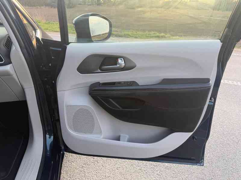 Chrysler Pacifica 3,6 Pentastar Radar RU 2023 DPH - foto 10