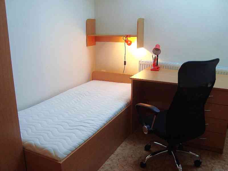 2.LŮŽ. POKOJ + 1 MÍSTO DALŠÍ, STUDENTKY, PRAČKA, CENTRUM - foto 3