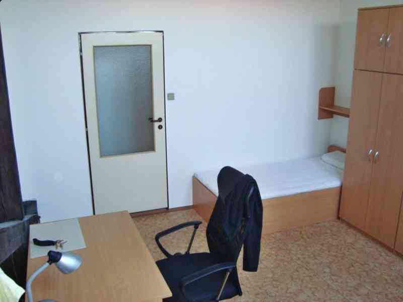 2.LŮŽ. POKOJ + 1 MÍSTO DALŠÍ, STUDENTKY, PRAČKA, CENTRUM - foto 5