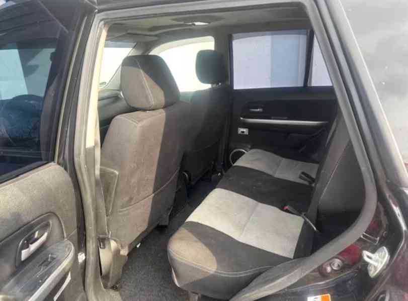 Suzuki Grand Vitara 2.0i Comfort 4x4 benzín 103kw - foto 8