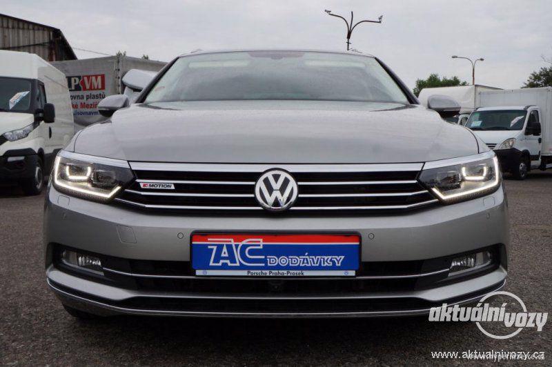 Volkswagen Passat 2.0, nafta, automat, r.v. 2014, navigace, kůže - foto 17