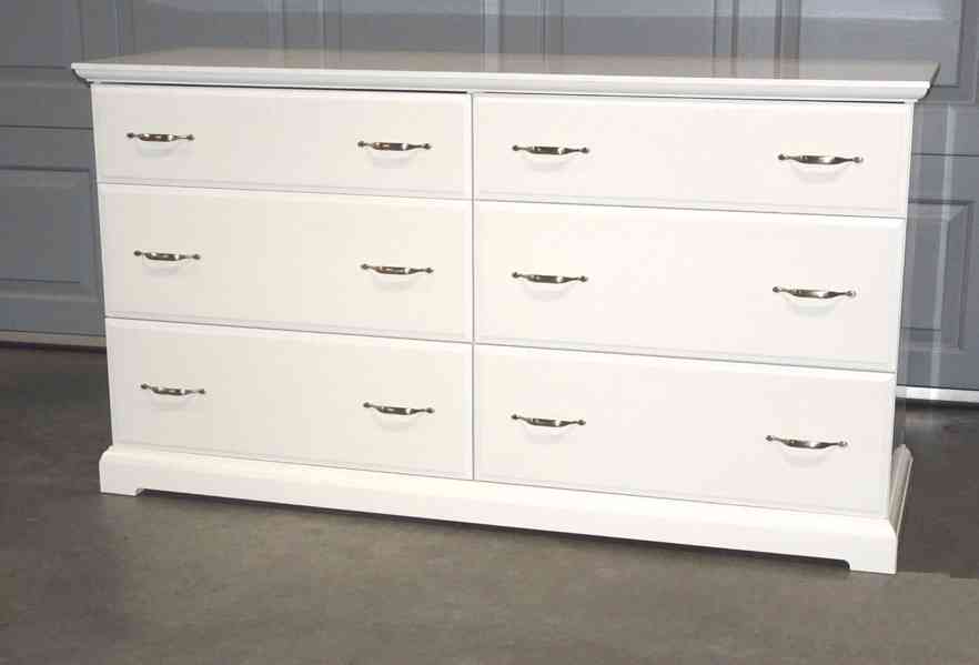Nabízím pěknou, elegantní komodu - foto 2