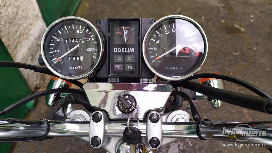 DAELIM VS 125 - COOL Chopper pro začátečníky od 16 let - foto 9
