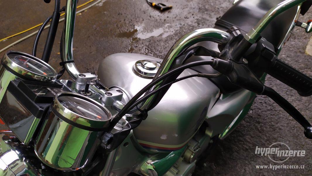 DAELIM VS 125 - COOL Chopper pro začátečníky od 16 let - foto 11