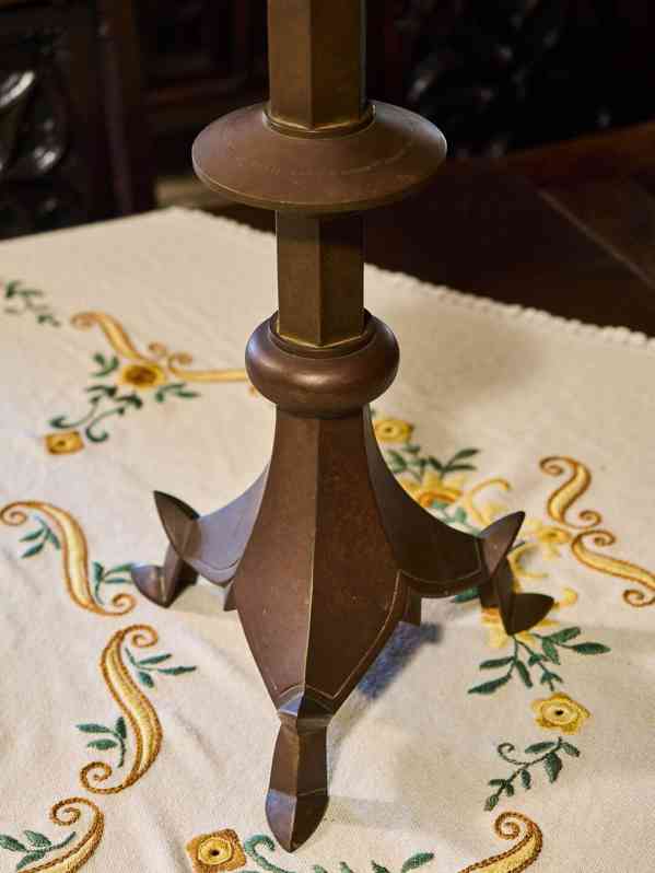 Monumentální párové neogotické bronzové svícny –  100 cm - foto 4