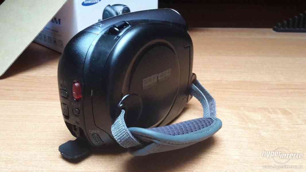 Videokamera Samsung VP-DX200. - foto 4