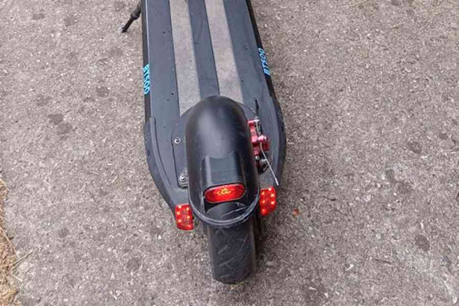 Elektrokoloběžka BLUETOUCH BT500 - foto 7