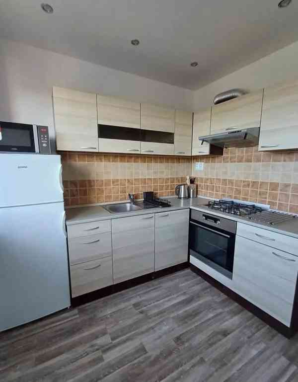 Pronájem bytu 2+kk 52 m² - foto 3