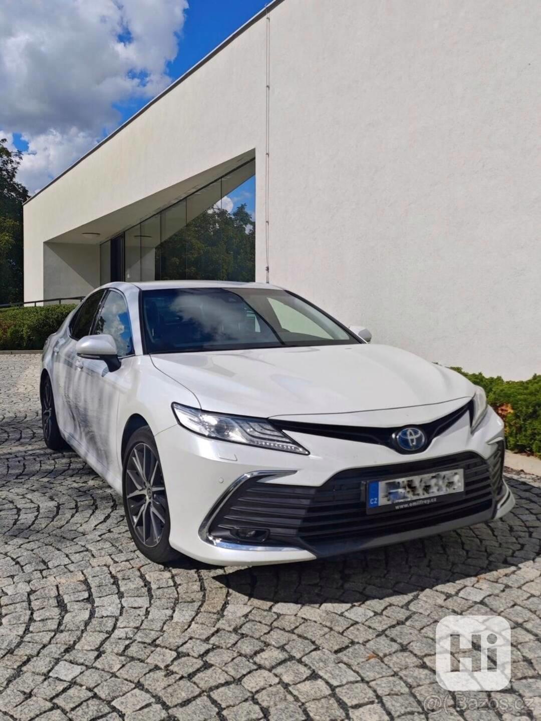 Toyota Camry Exclusive 2024 - foto 1