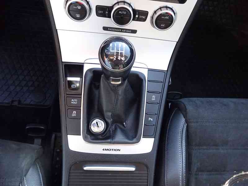 VW Passat CC 2.0 TDI 4x4 r.v.2013 1.Maj.Koup.ČR - foto 9
