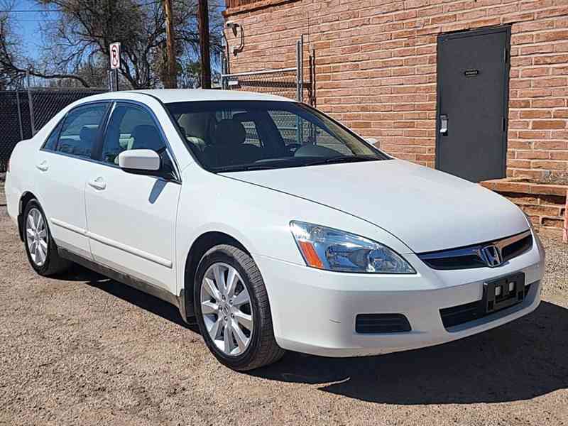 Honda Accord - foto 1