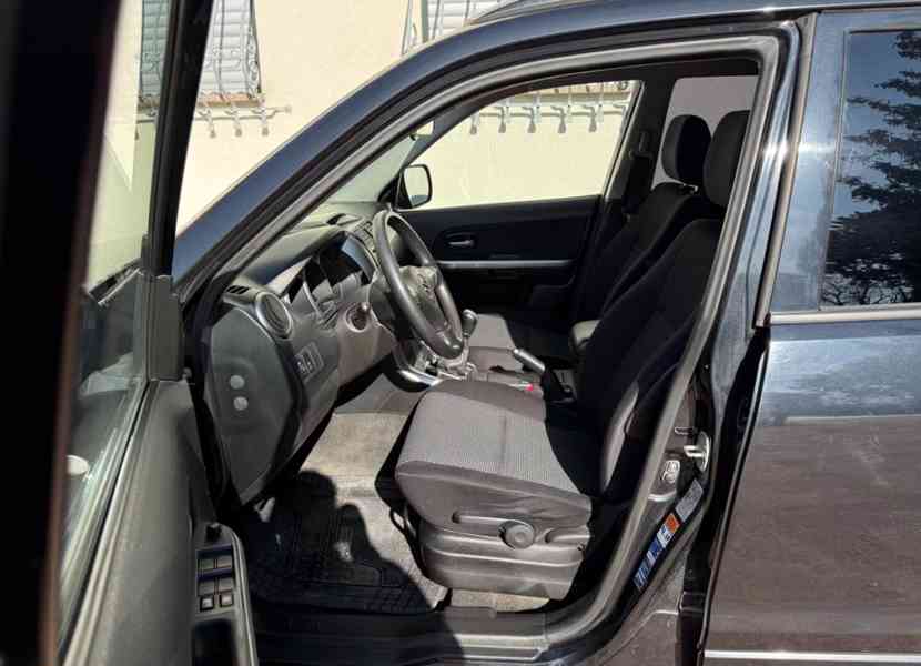 Suzuki Grand Vitara 2,0i benzín 103kw - foto 15