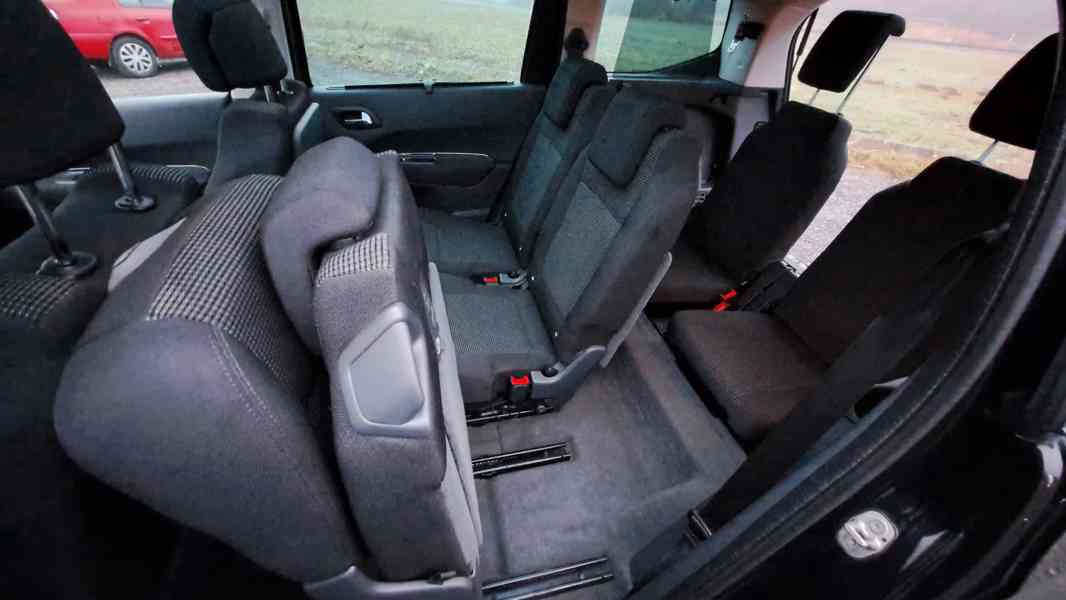 Peugeot 5008 2.0HDi 120kW, 7míst, AUT, tažné, Pano - foto 23