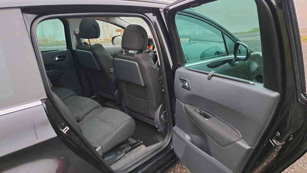 Peugeot 5008 2.0HDi 120kW, 7míst, AUT, tažné, Pano - foto 20