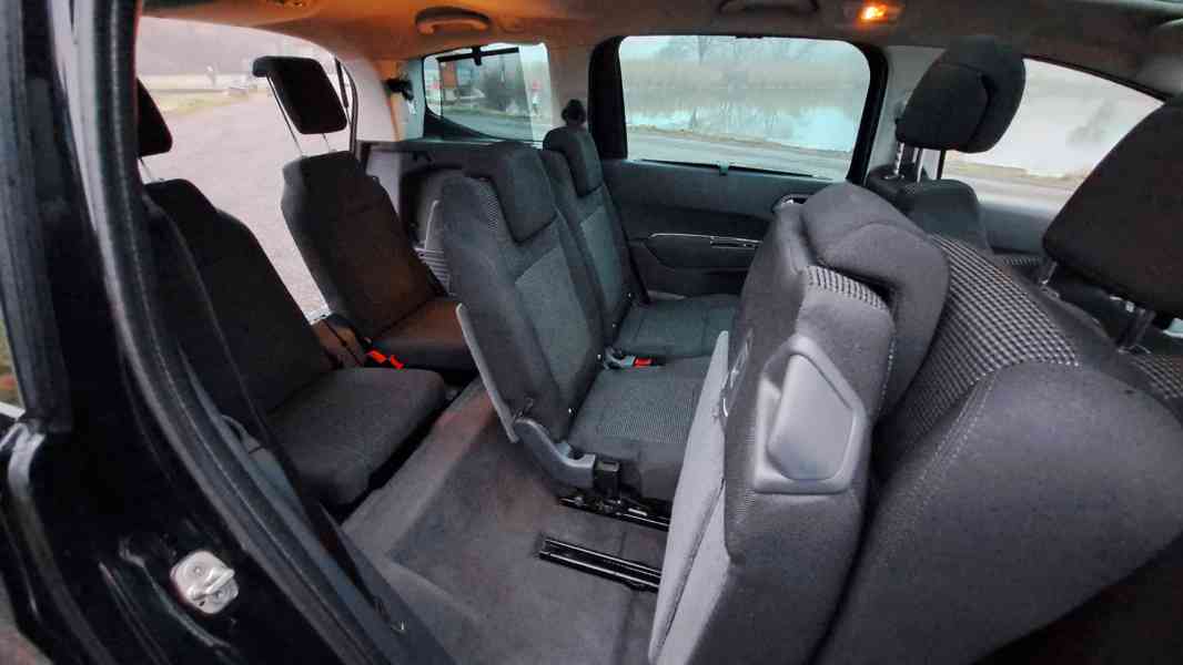 Peugeot 5008 2.0HDi 120kW, 7míst, AUT, tažné, Pano - foto 22