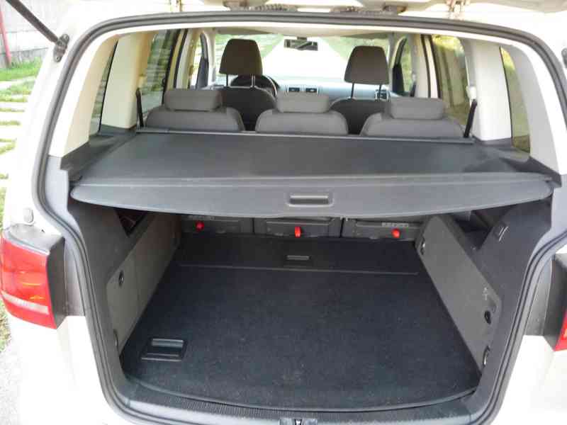 VW Touran 1,6 TDi, 77 kW, Comfort Line, 2012,nehavarován!!  - foto 9