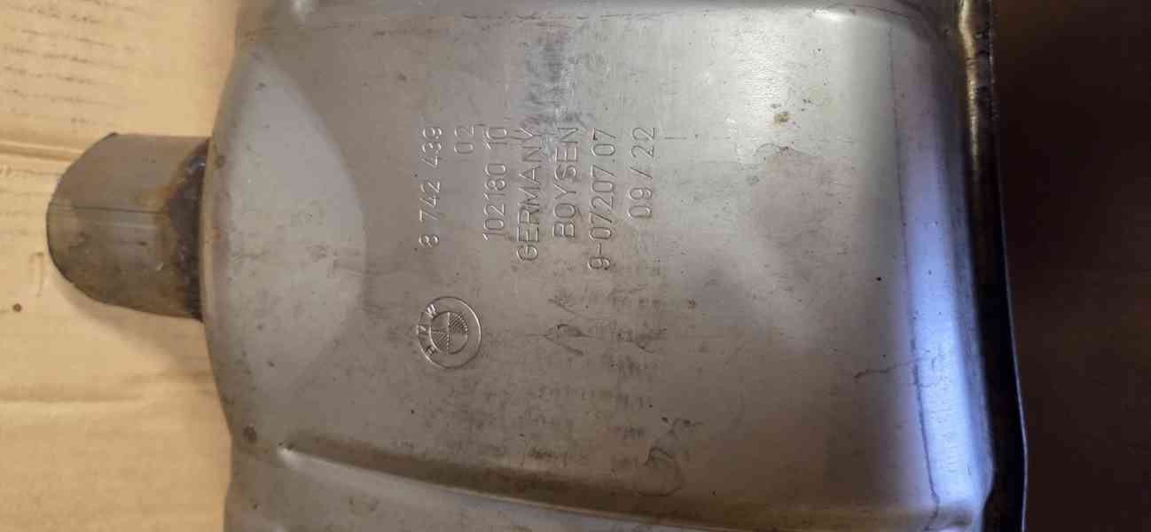 Prodám koncový díl výfuku na BMW G30 m550i - foto 6