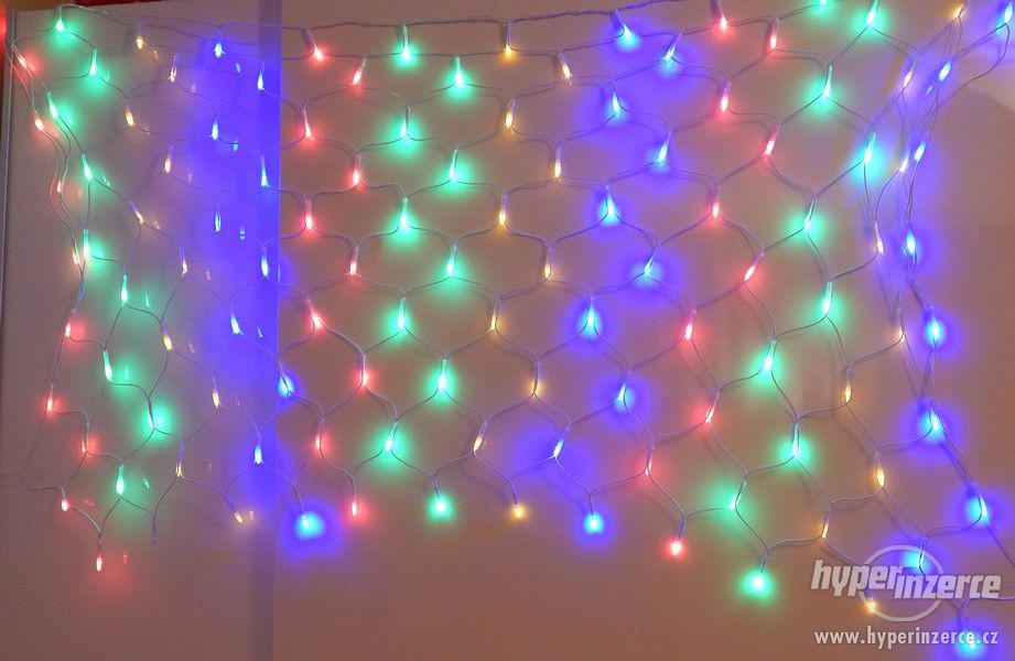 Vánoční světelná síť o rozměrech 120 x 80 cm. - foto 1