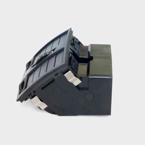 PĚKNÝ Škoda SUPERB 1 zadní výdech topení 3U0 819 203 D - foto 2