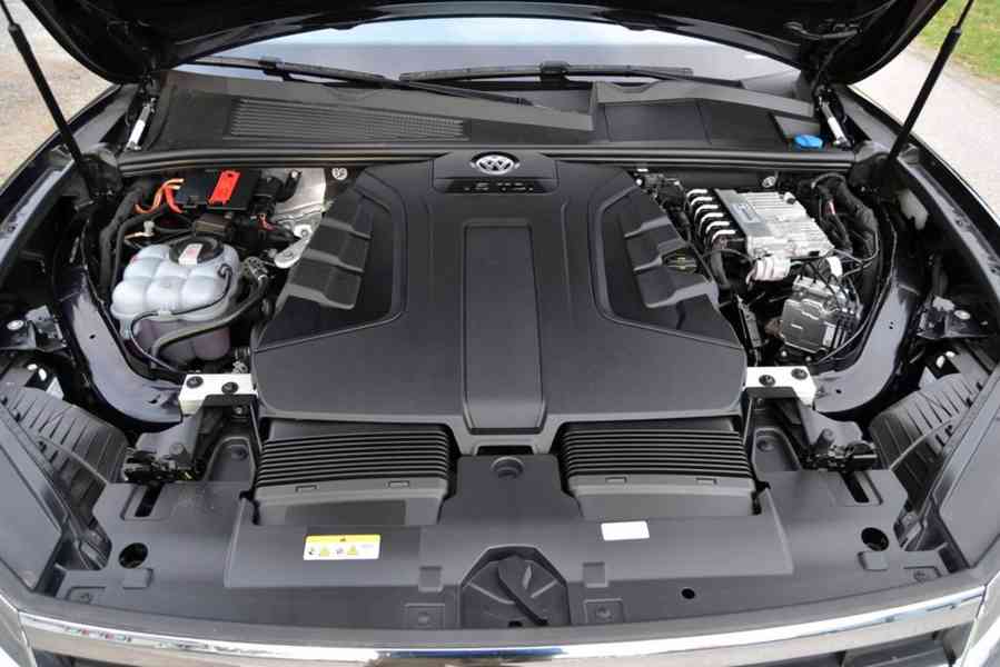 Volkswagen Touareg 3.0 TDI V6 170kW 4MOTION Tiptronic Navi - foto 19