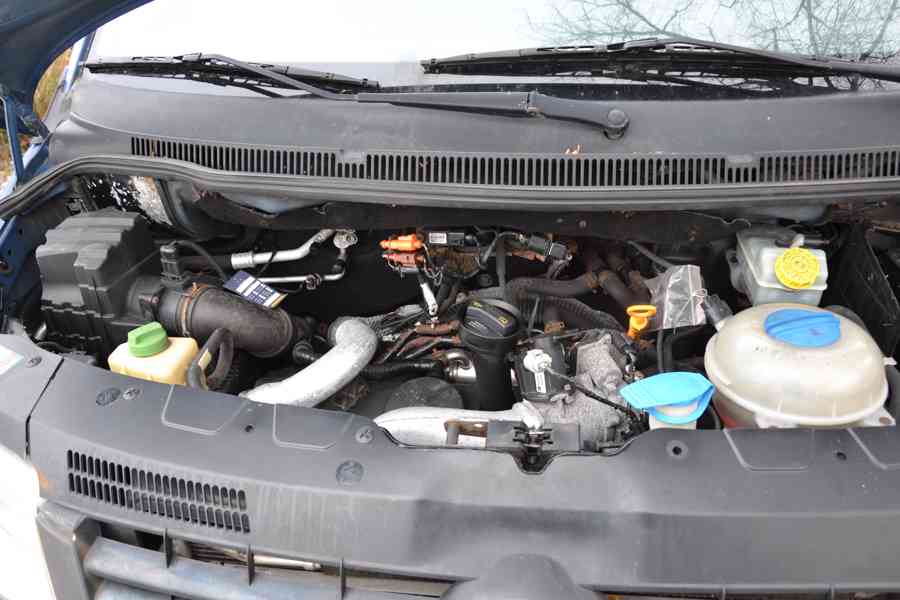 VW T5 LONG 2.5 TDi, Klima, 6 míst, ČR pův, Nová STK. - foto 34