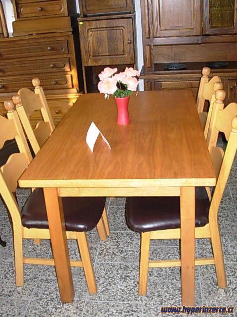 Dubový kuchyňský stůl z masivu 150 x 85 + 4 kusy židlí - foto 4