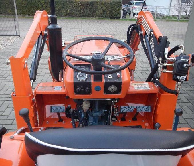 Kubota B1500/B1502 s čelním nakladačem Malý traktor - foto 6