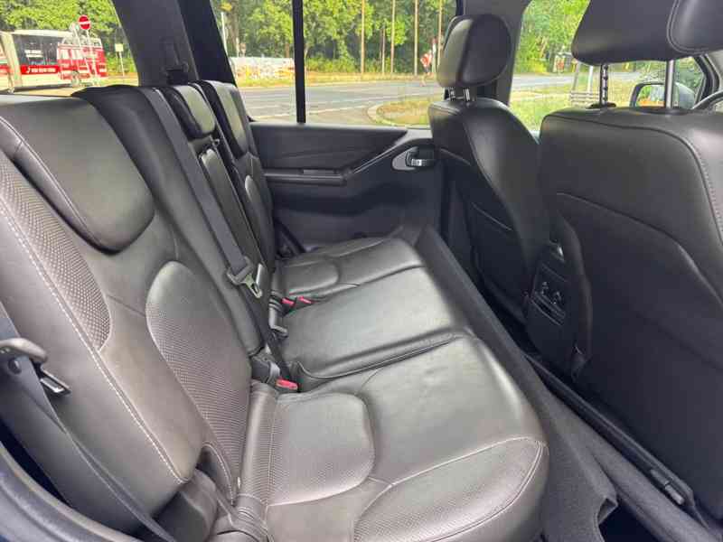 Nissan Pathfinder 2.5 DCI LE Premium Aut. 140kw - foto 11