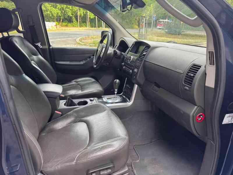 Nissan Pathfinder 2.5 DCI LE Premium Aut. 140kw - foto 14