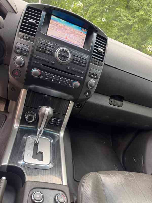 Nissan Pathfinder 2.5 DCI LE Premium Aut. 140kw - foto 2