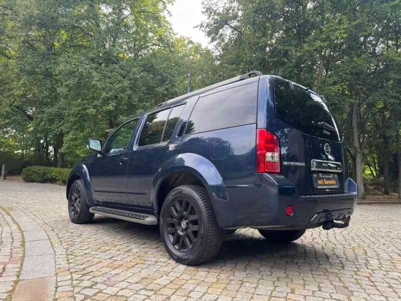 Nissan Pathfinder 2.5 DCI LE Premium Aut. 140kw - foto 16