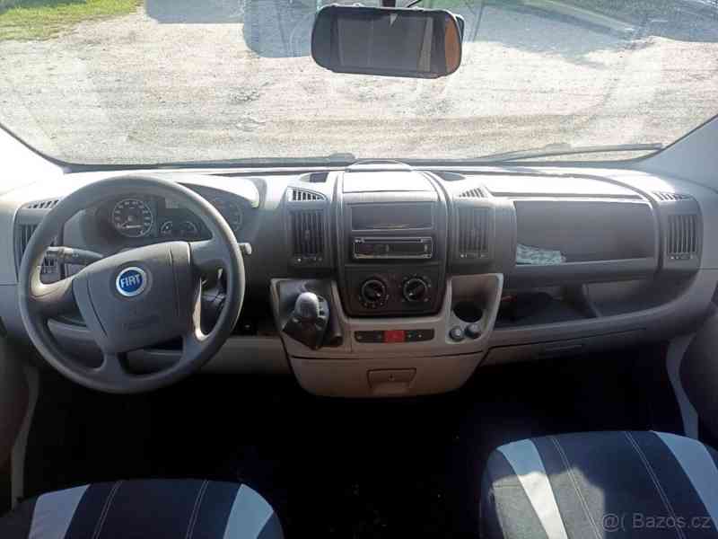 Fiat Ducato (6 míst na jízdu i spaní) - foto 12