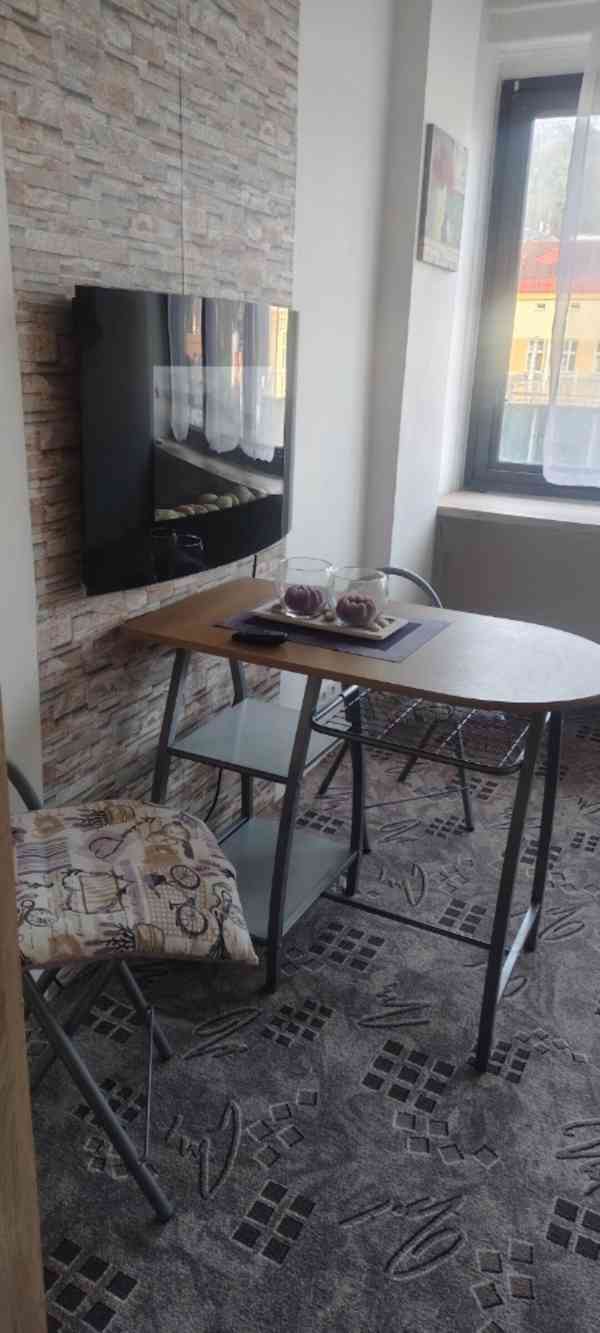 Minibyt pronajmu jedné slušné osobě v centrum města. - foto 2