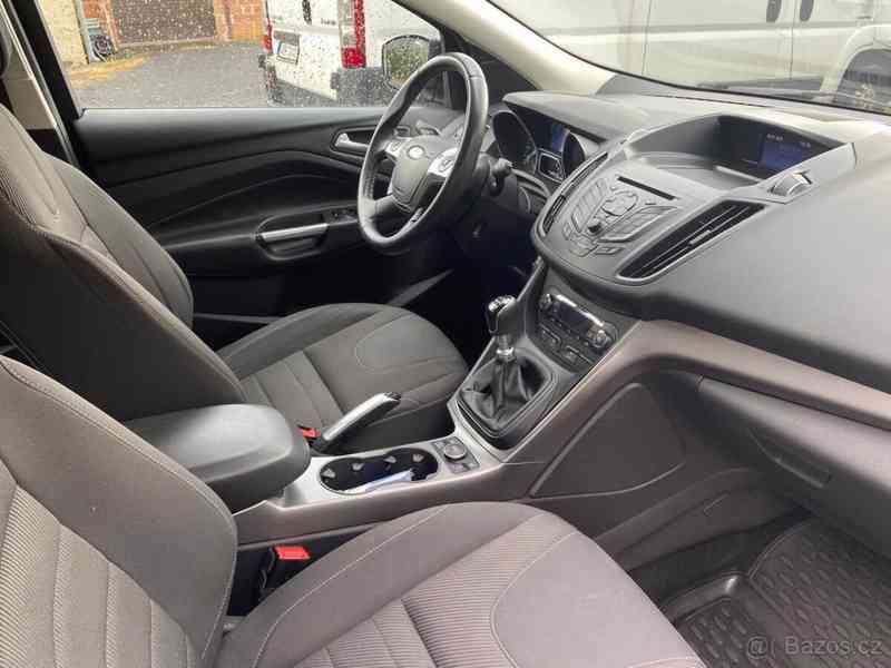 Ford Kuga - foto 8