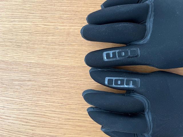 Neoprenové rukavice ION Neo 4/2 BLACK, vel. 54/XL, unisex  - foto 5