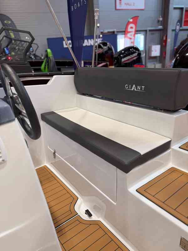 Nový motorový člun Giant 475 Sport+MOTOR - foto 7
