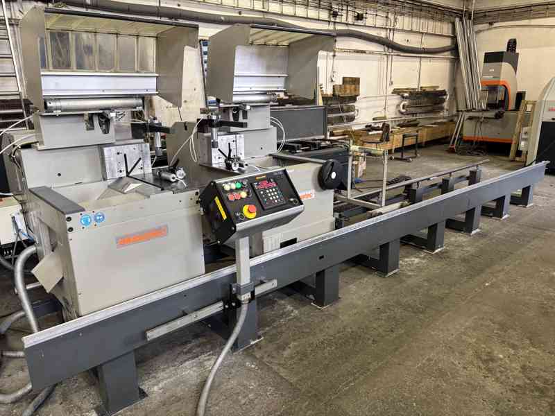 elumatec DG 142 Dvoukotoučová pila  - foto 3