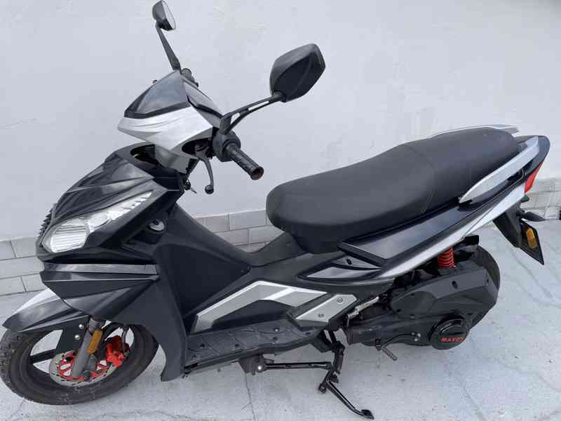 Skútr Maxon 125 ccm - foto 2