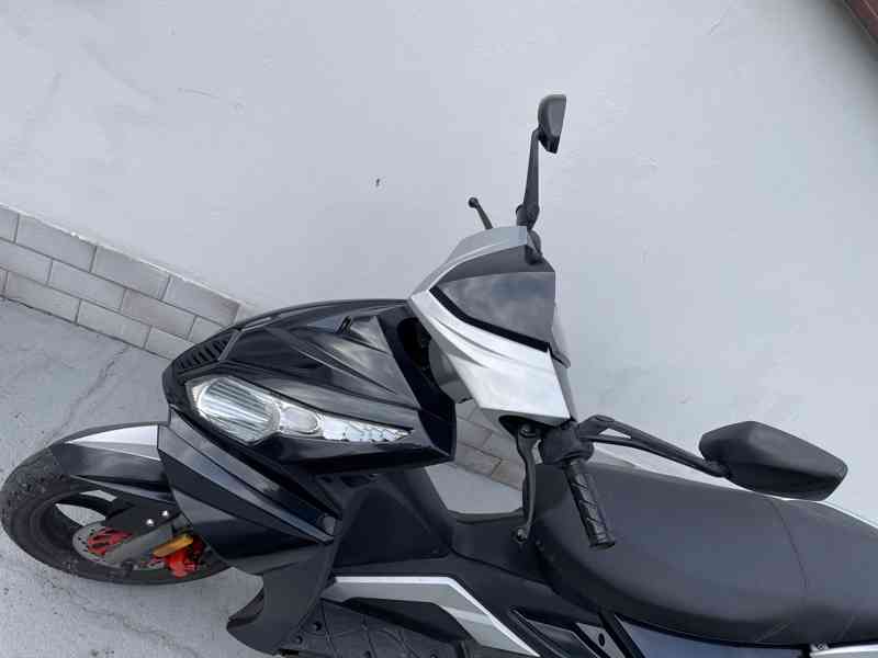 Skútr Maxon 125 ccm - foto 3