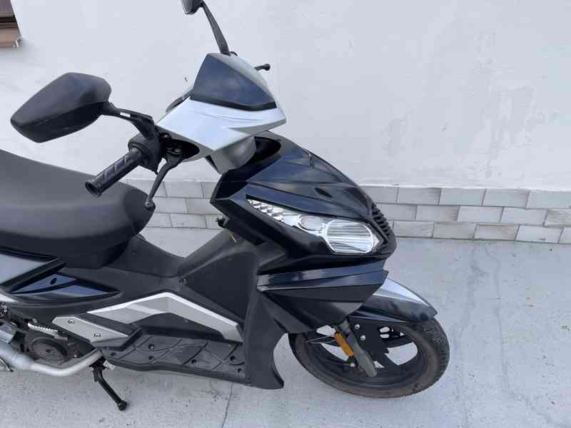 Skútr Maxon 125 ccm - foto 8