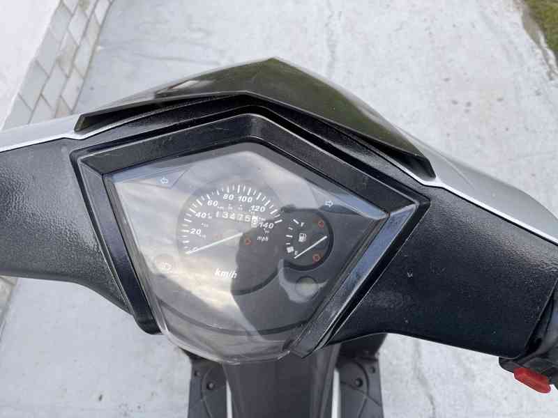 Skútr Maxon 125 ccm - foto 10