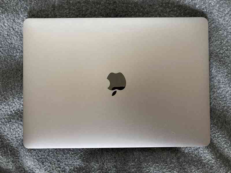 MacBook Pro 13 2017 - foto 1