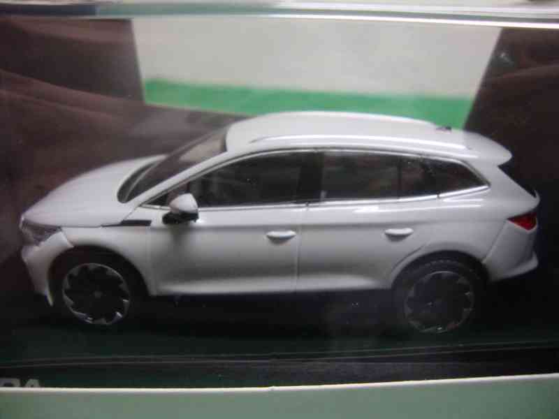 Model auto autíčko Škoda Enyaq iV Moon White 1:43 ISCALE top - foto 8