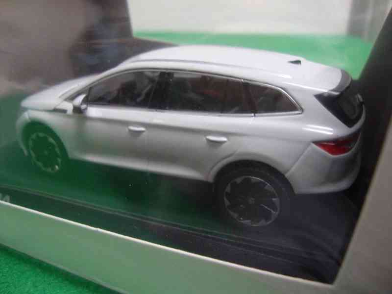 Model auto autíčko Škoda Enyaq iV Moon White 1:43 ISCALE top - foto 12