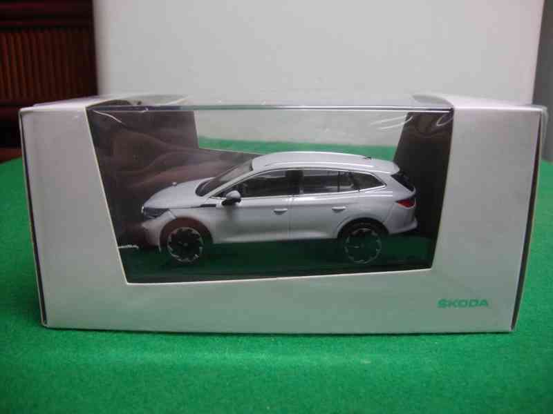 Model auto autíčko Škoda Enyaq iV Moon White 1:43 ISCALE top - foto 2