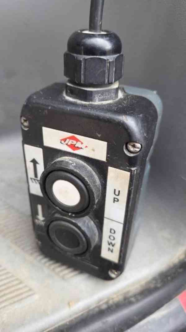 3.5t sklápěč tupláky MB Sprinter 516 CDI 2.2 Mercedes - foto 8