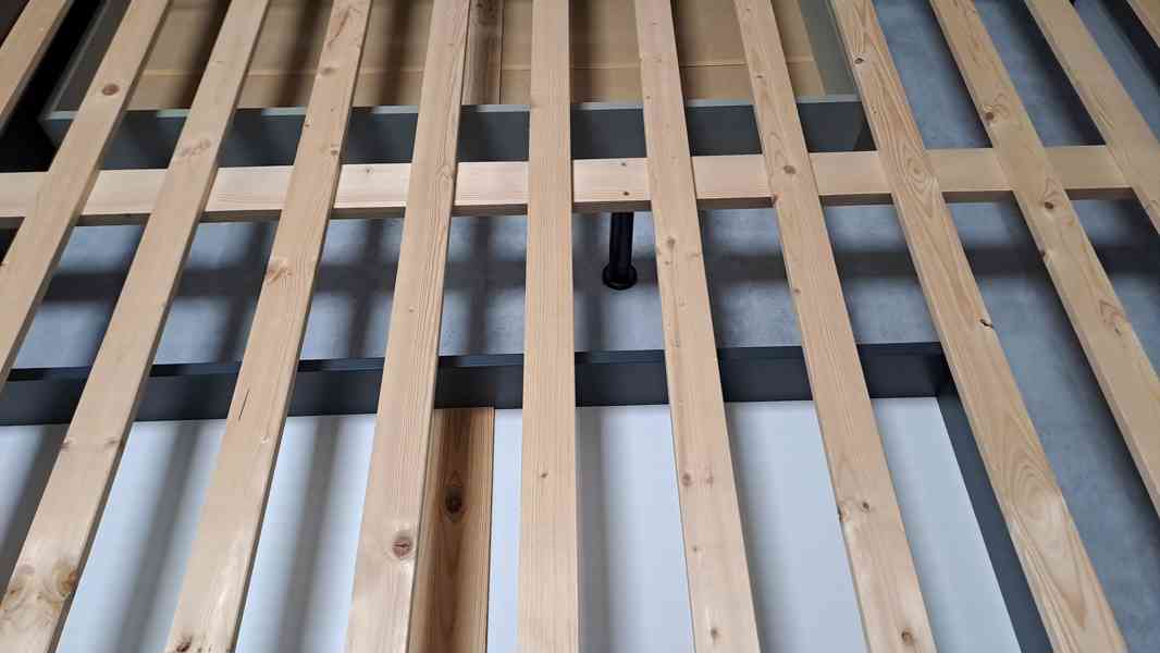 Postel z masivu 160x200 v odstínu antracit + rošt + šuplíky - foto 8